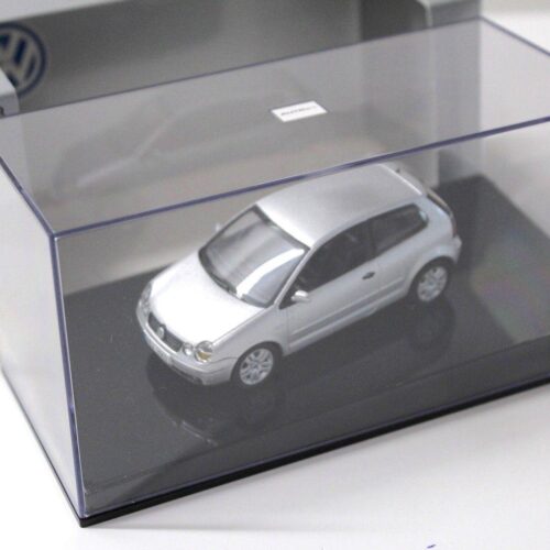 1:43 AUTOart VW Polo 9N silver DEALER VERSION