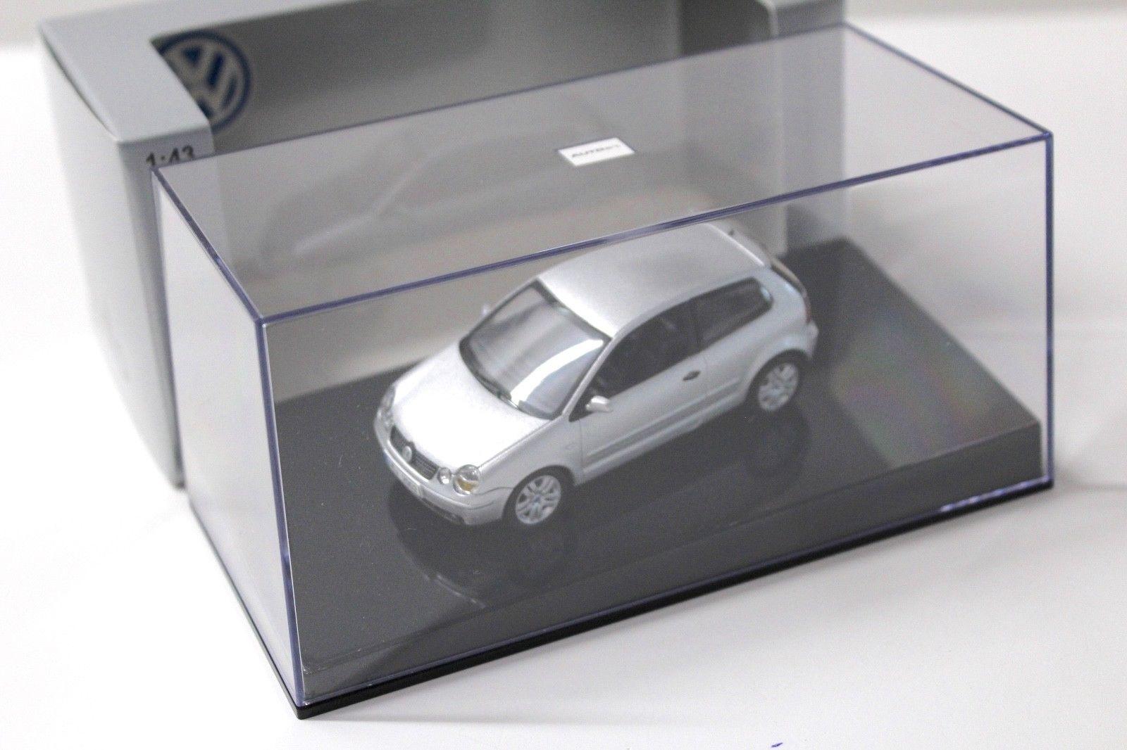 1:43 AUTOart VW Polo 9N silver DEALER VERSION