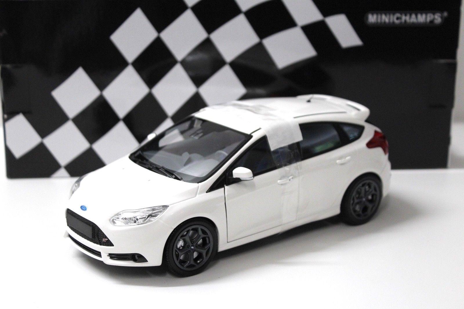 ID 44902 orig.jpg 1:18 Minichamps Ford Focus ST 2011 white