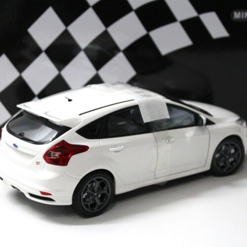 1:18 Minichamps Ford Focus ST 2011 white