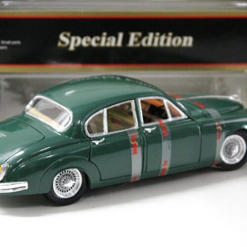 1:18 Maisto Jaguar Mark II Sedan dark green