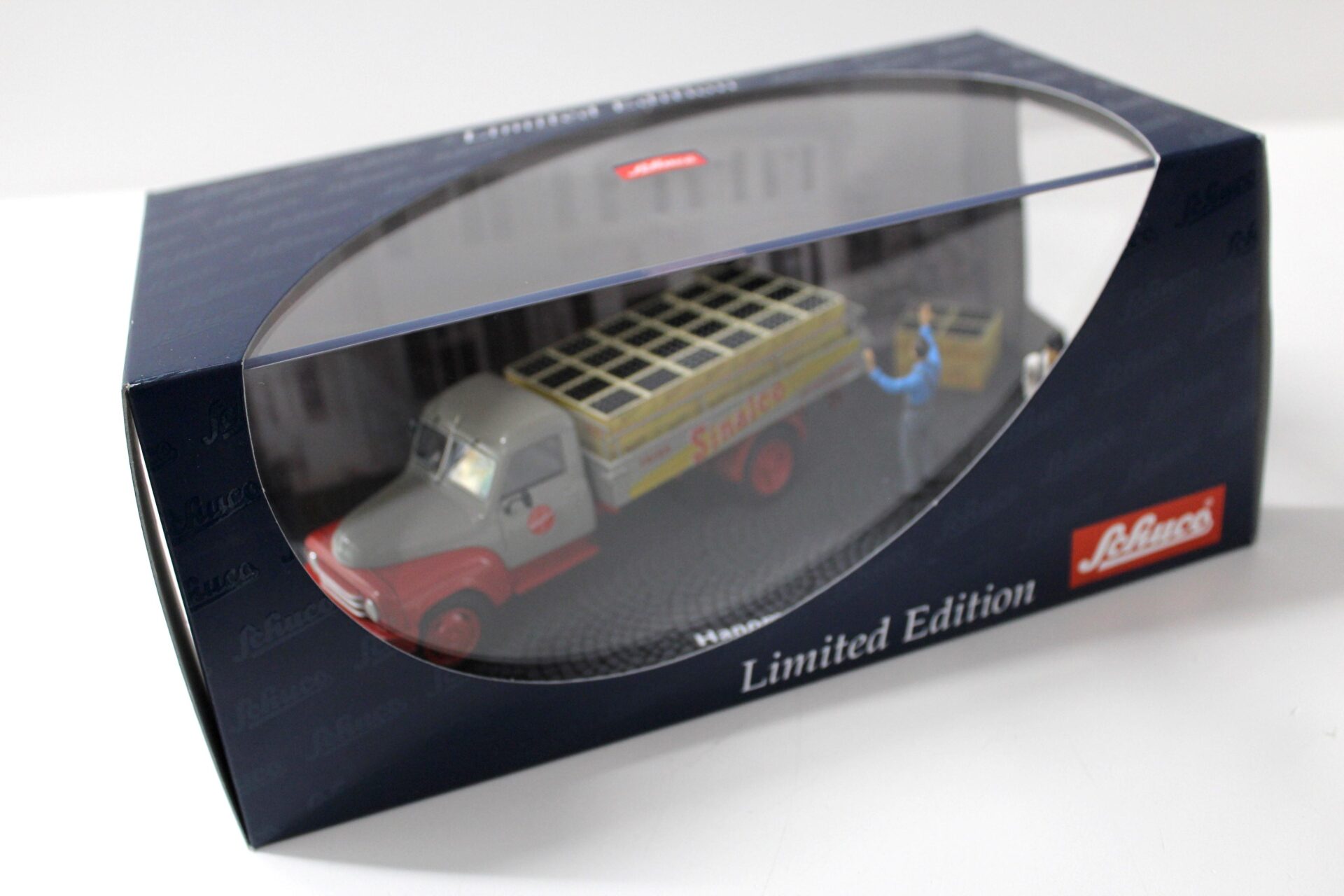 1:43 Schuco Hanomag L28 SINALCO Diorama + Figuren