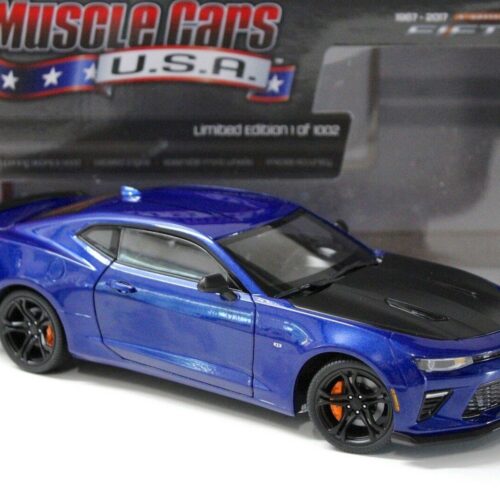 1:18 AUTO World Chevrolet Camaro SS 1LE 50th Anniversary blue - Image 2