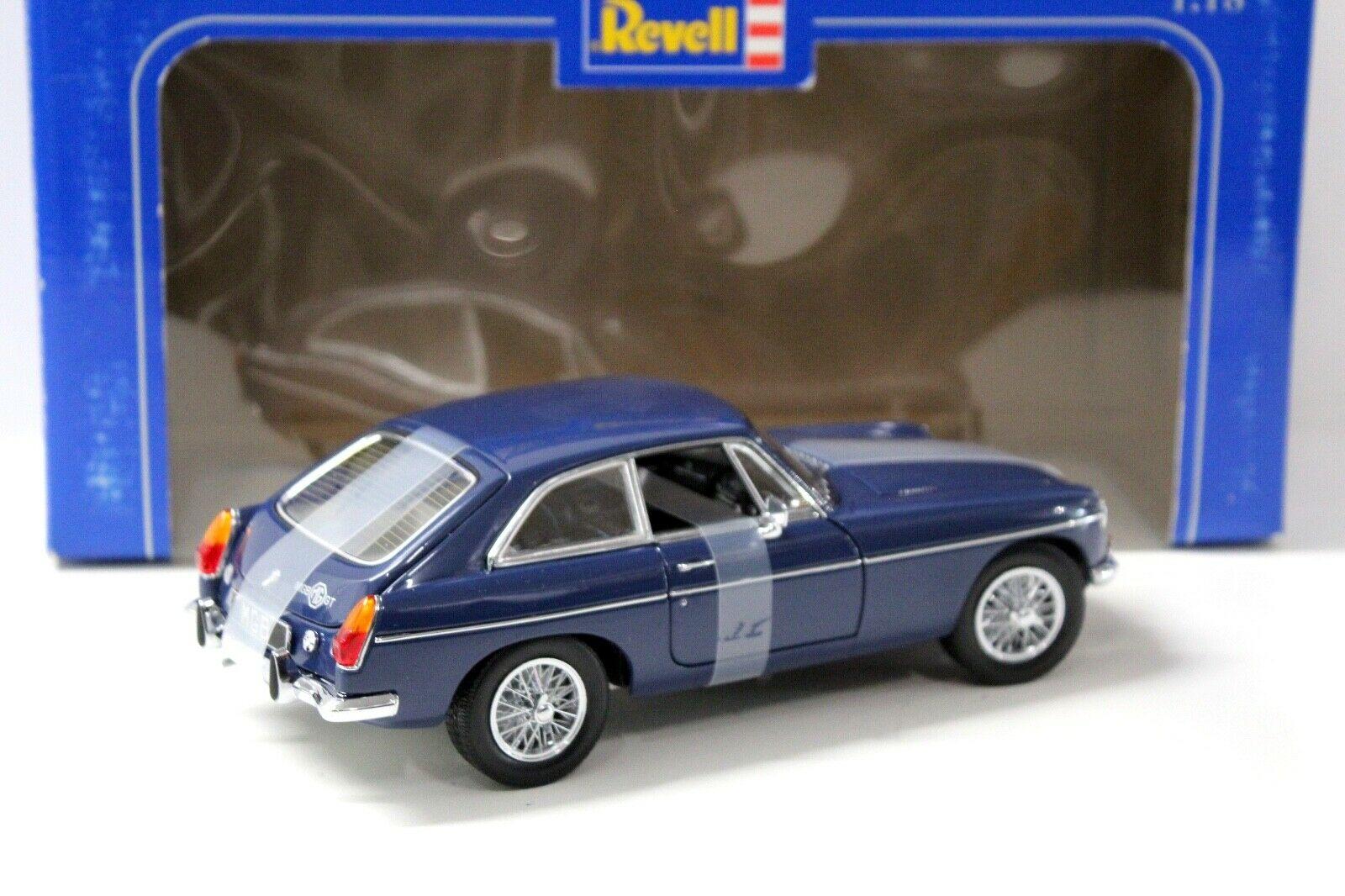 1:18 Revell MGB GT Coupe blue
