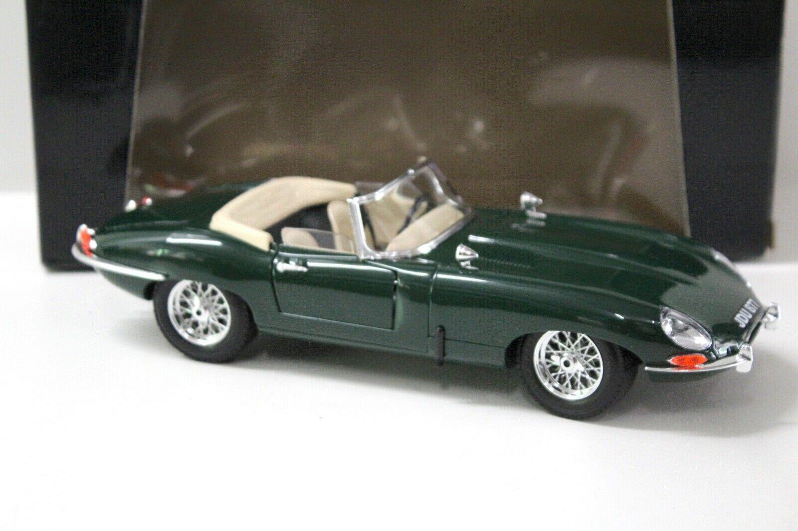 1:18 Bburago Jaguar E-Type Cabriolet dark green