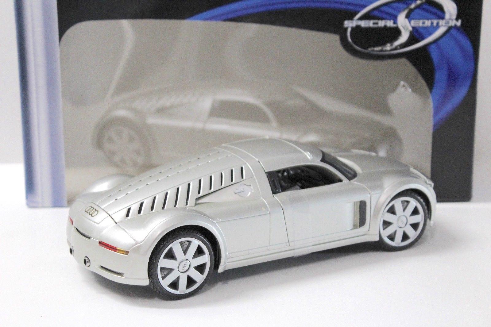 1:18 Maisto Audi Supersportwagen "Rosemeyer" silver