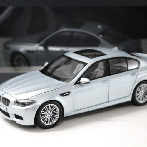 1:18 Paragon BMW M5 (F10) Sedan Silverstone II DEALER VERSION