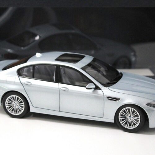 1:18 Paragon BMW M5 (F10) Sedan Silverstone II DEALER VERSION