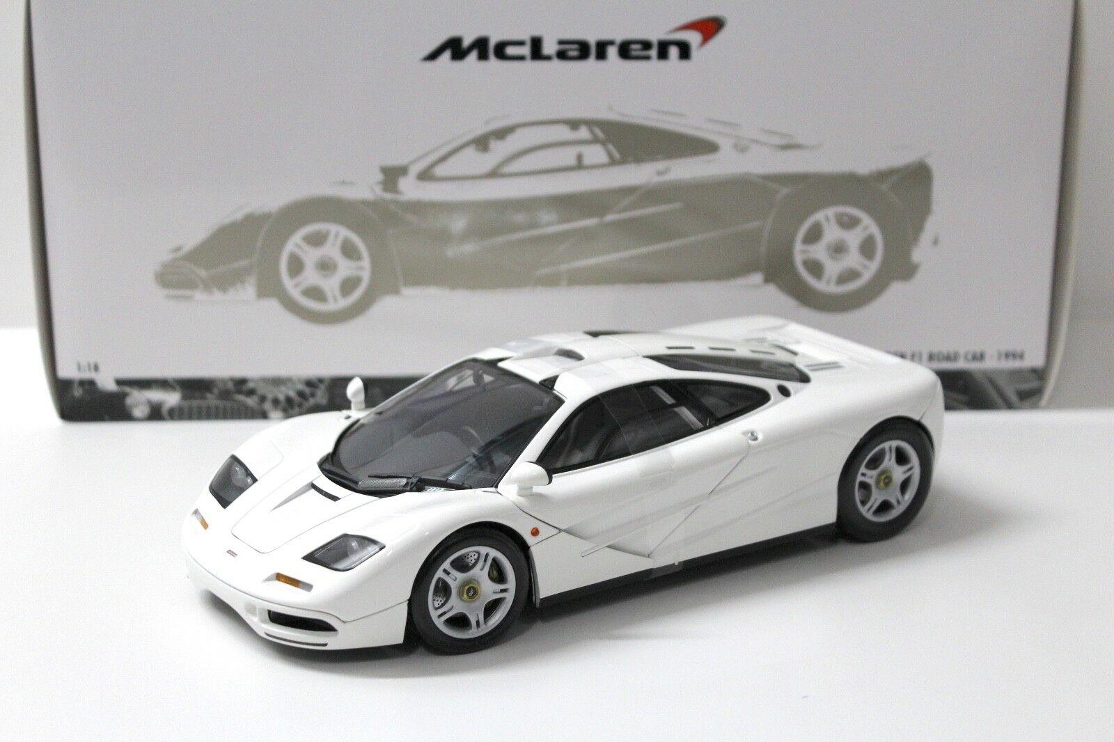 ID 45599 orig.jpg 1:18 Minichamps McLaren F1 Road Car 1994 white