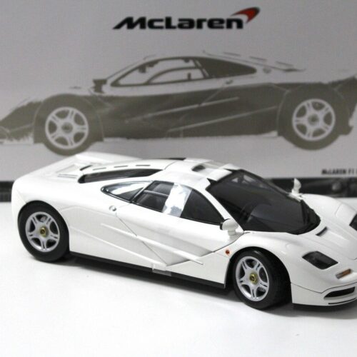 1:18 Minichamps McLaren F1 Road Car 1994 white