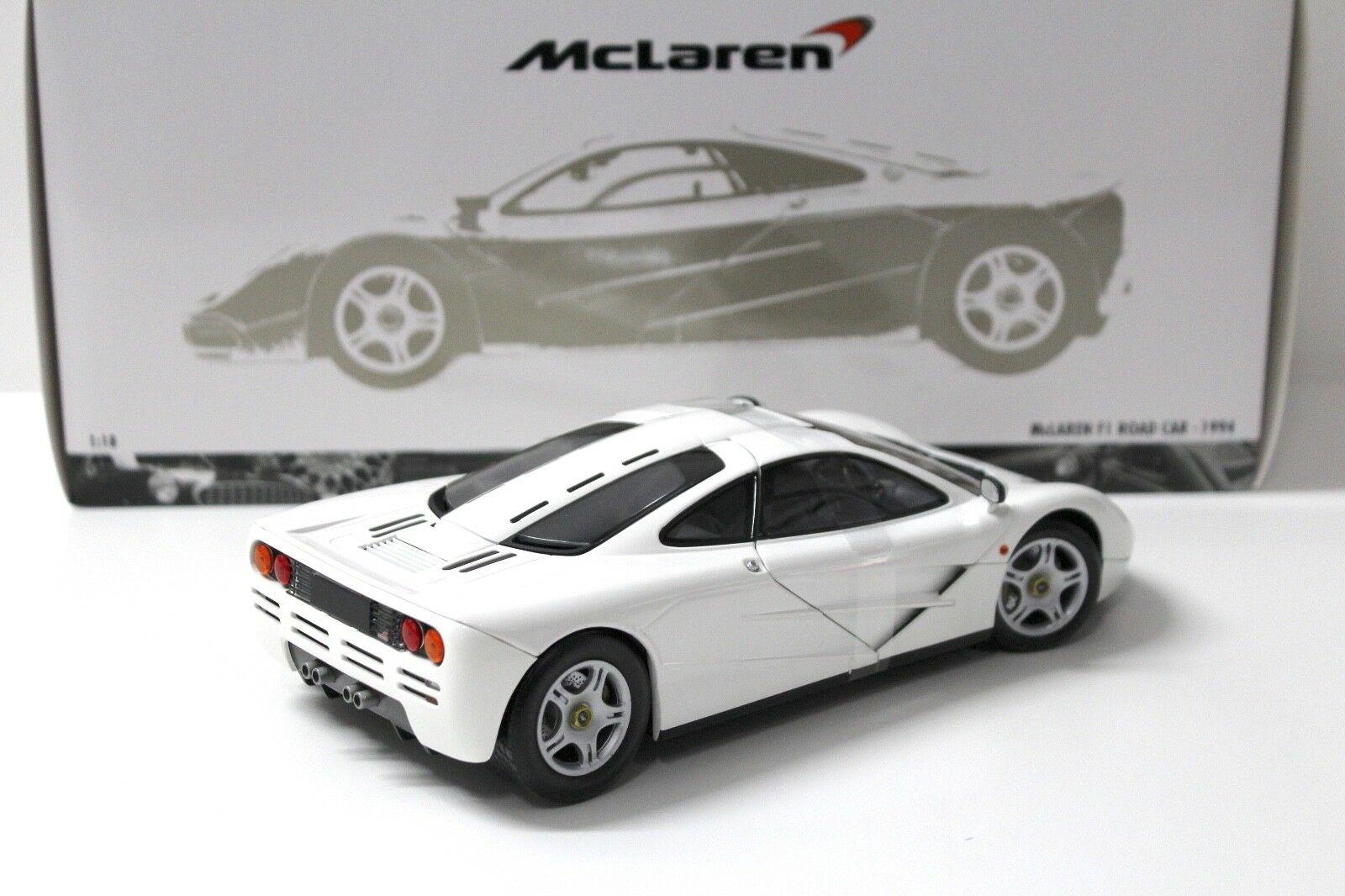 1:18 Minichamps McLaren F1 Road Car 1994 white