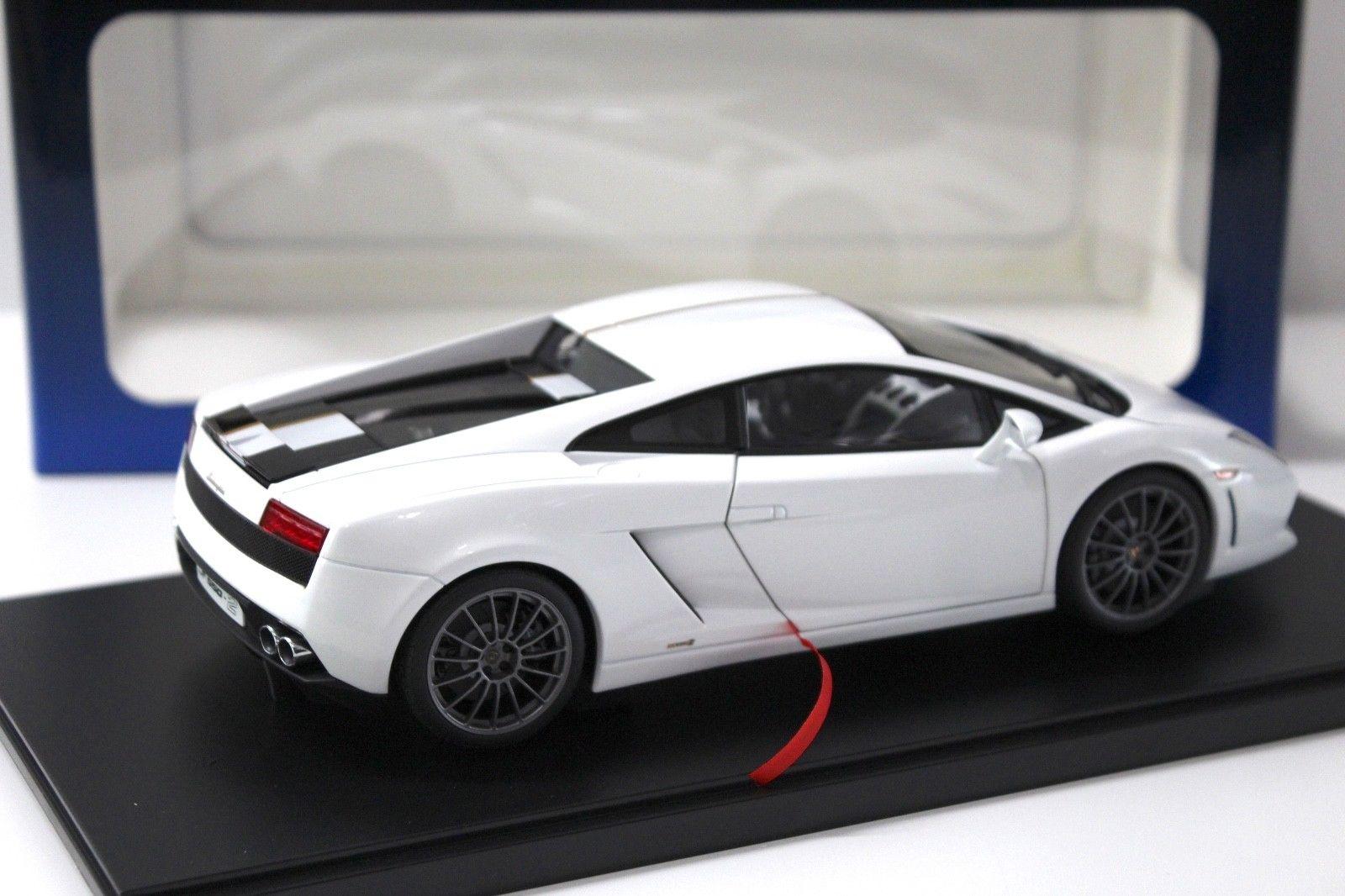 1:18 AUTOart Lamborghini Gallardo LP550-2 Balboni white