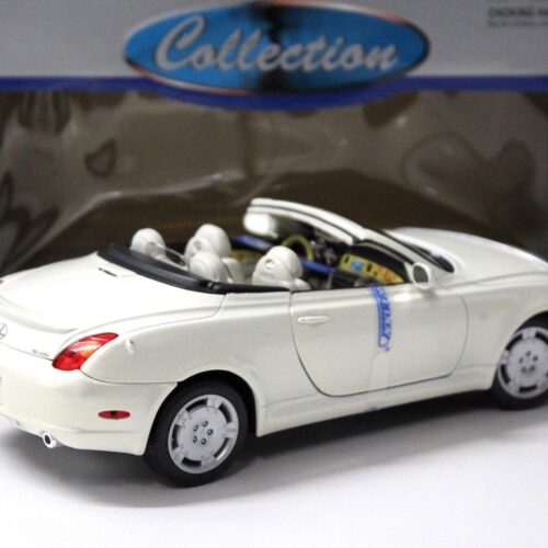 1:18 Welly Lexus SC430 Convertible pearl white