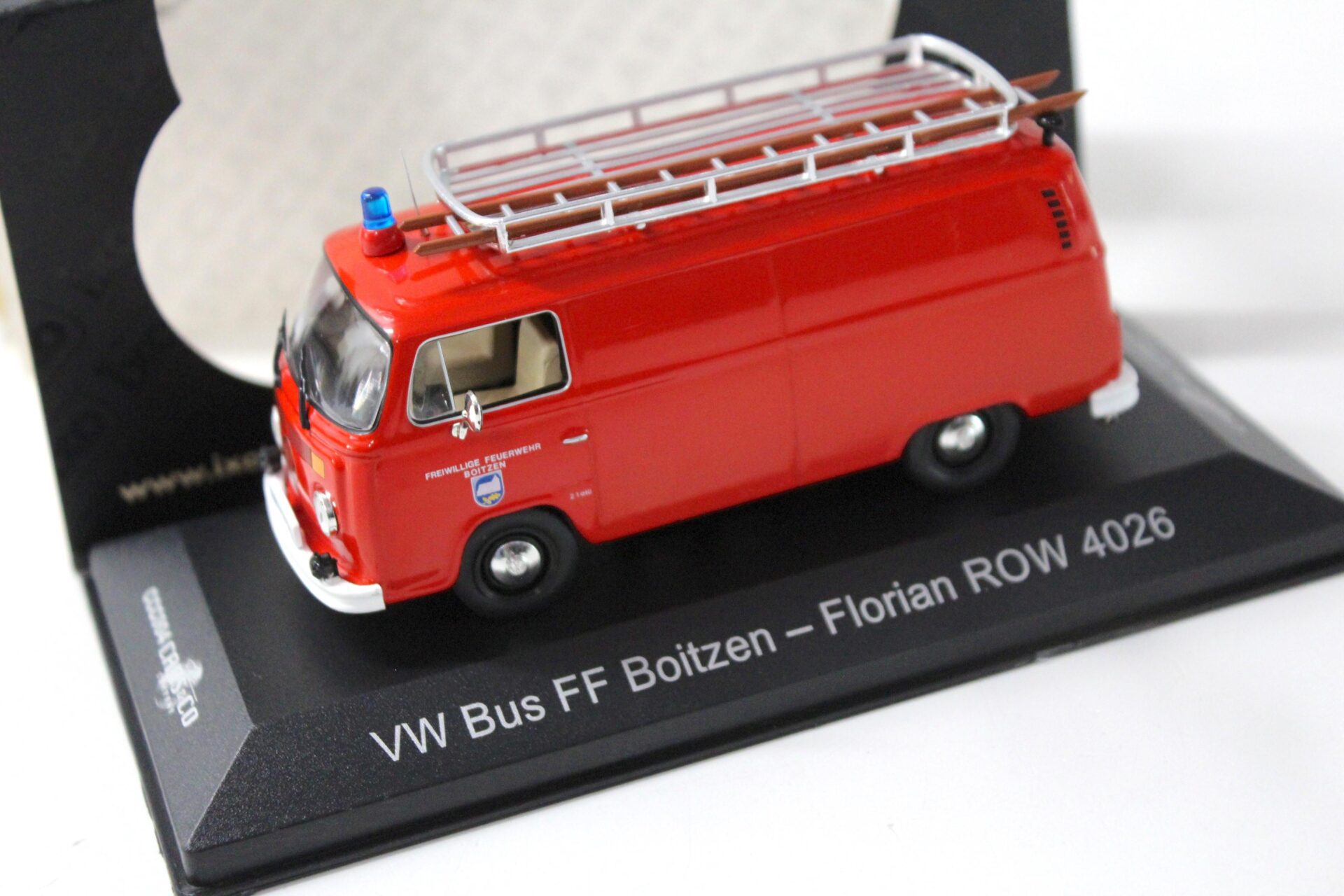 1:43 IXO VW Bus T2 FF Boitzen - Florian ROW 4026 Feuerwehr red