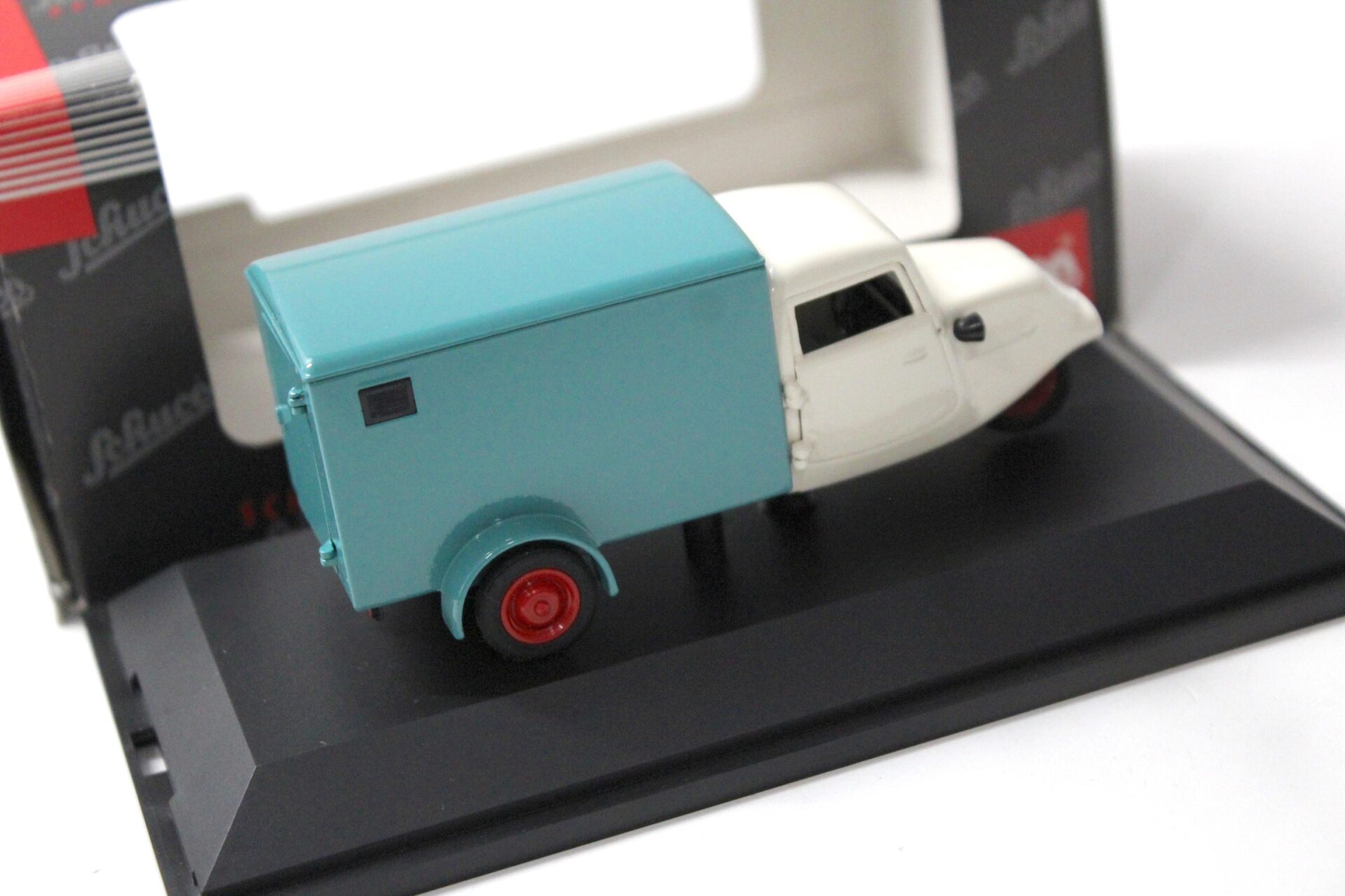 1:43 Schuco Tempo Kastenwagen blue/ white