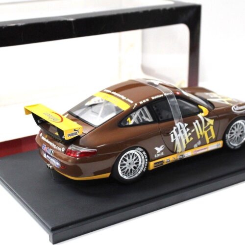 1:18 AUTOart Porsche 911 (996) GT3R Asian Carrera Cup 2004