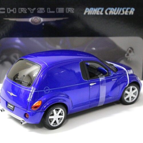 1:18 AUTOart Chrysler Panel Cruiser blue