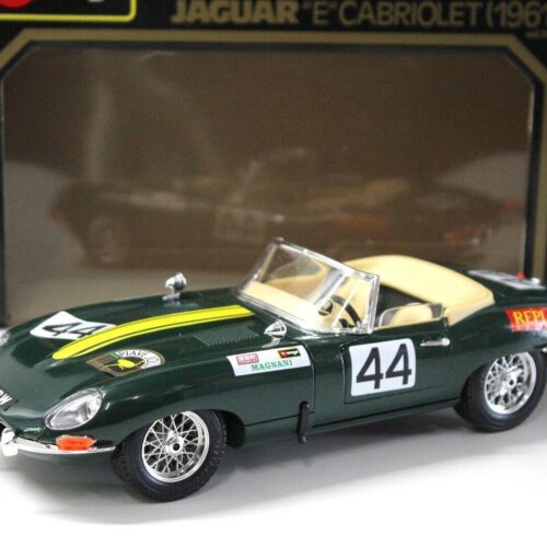 1:18 Bburago Jaguar E-Type Cabriolet Replay #44 green