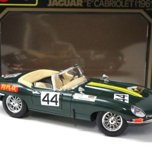 1:18 Bburago Jaguar E-Type Cabriolet Replay #44 green