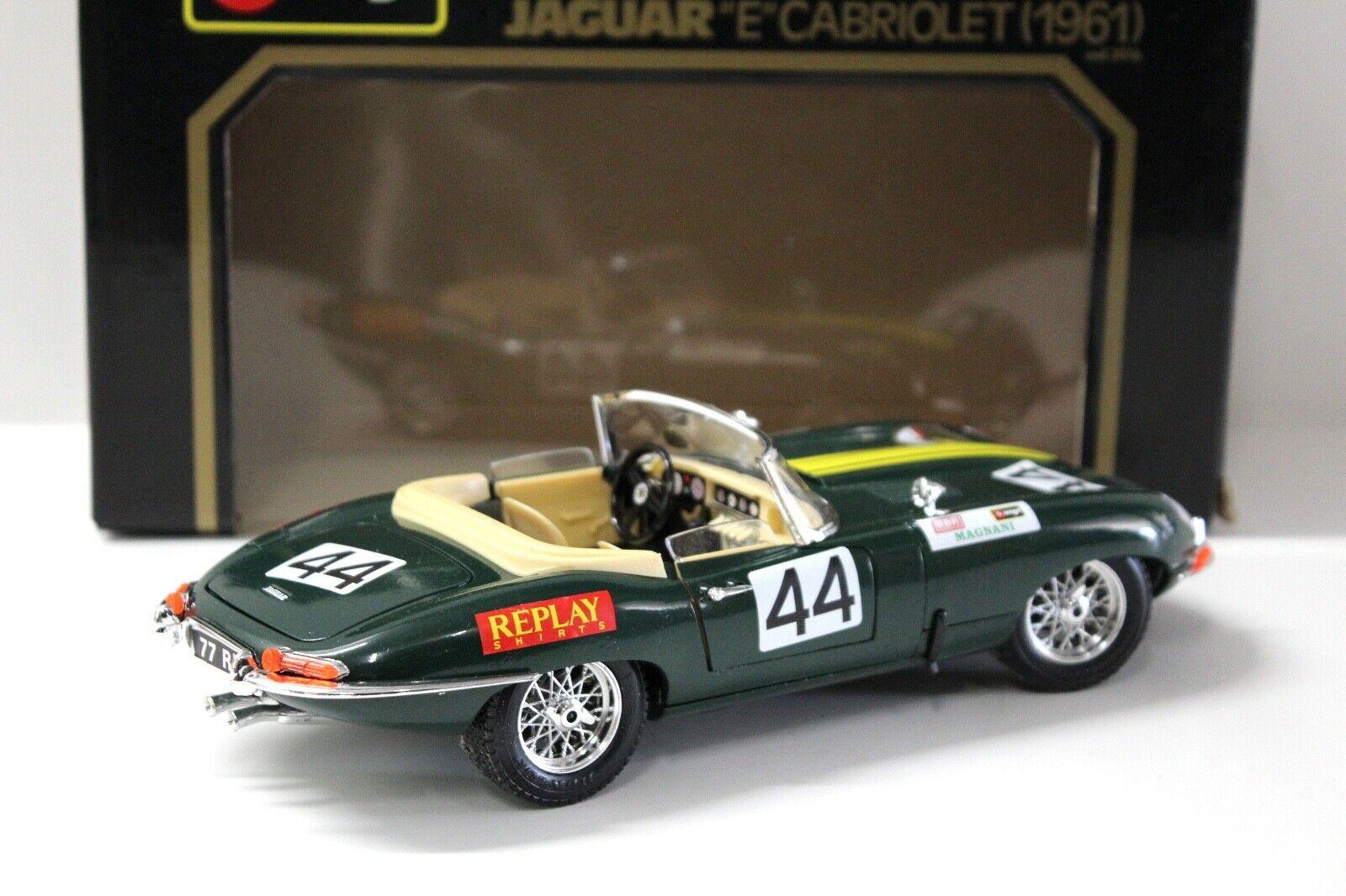 1:18 Bburago Jaguar E-Type Cabriolet Replay #44 green