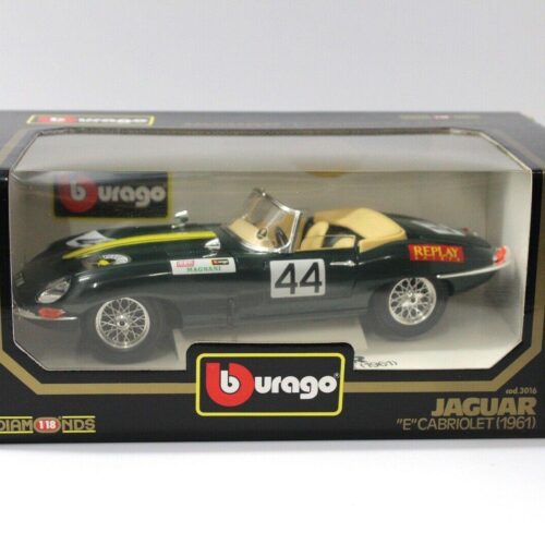 1:18 Bburago Jaguar E-Type Cabriolet Replay #44 green