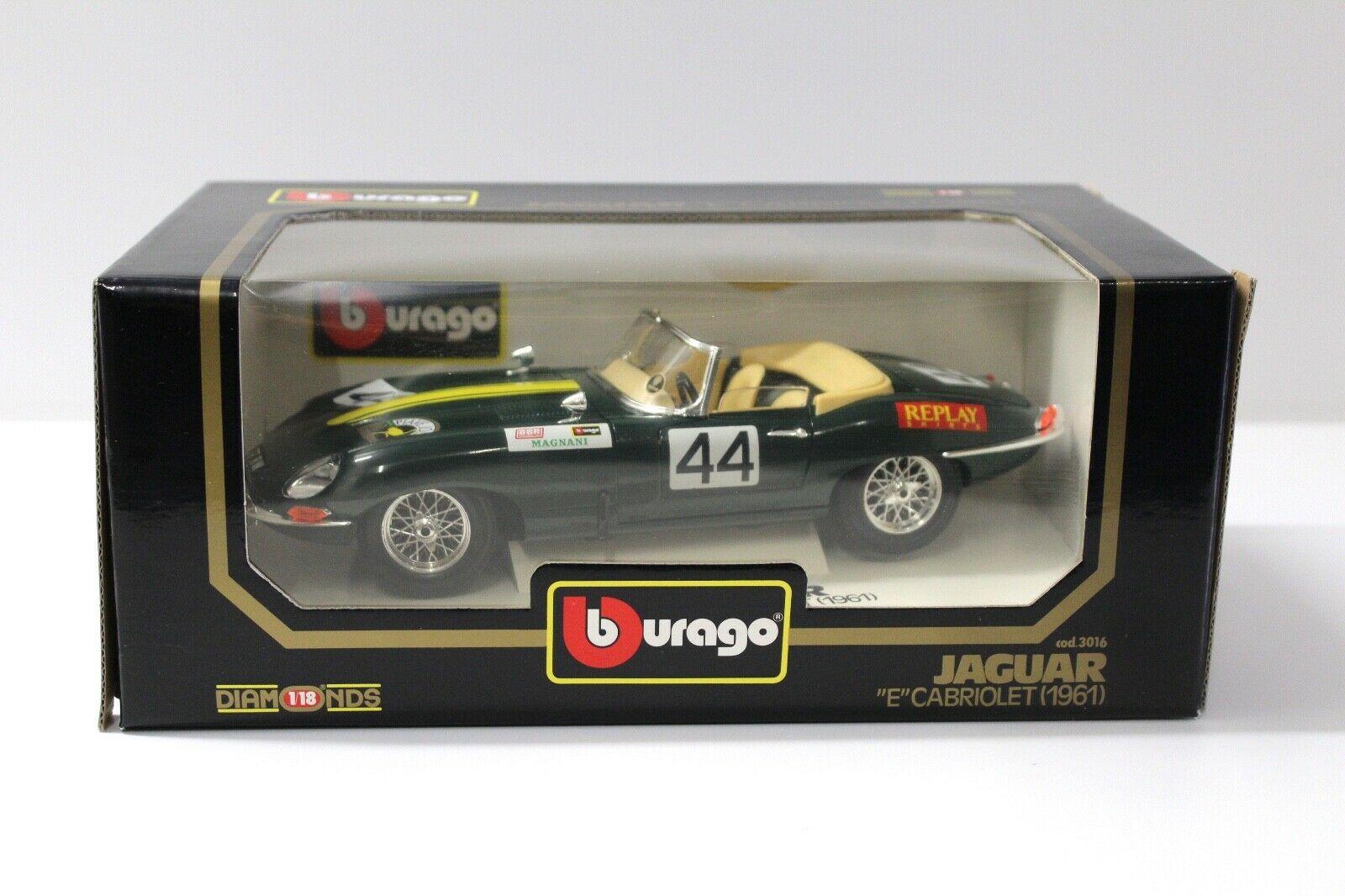 1:18 Bburago Jaguar E-Type Cabriolet Replay #44 green