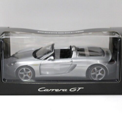 1:18 Maisto Porsche Carrera GT silver DEALER VERSION - Image 4