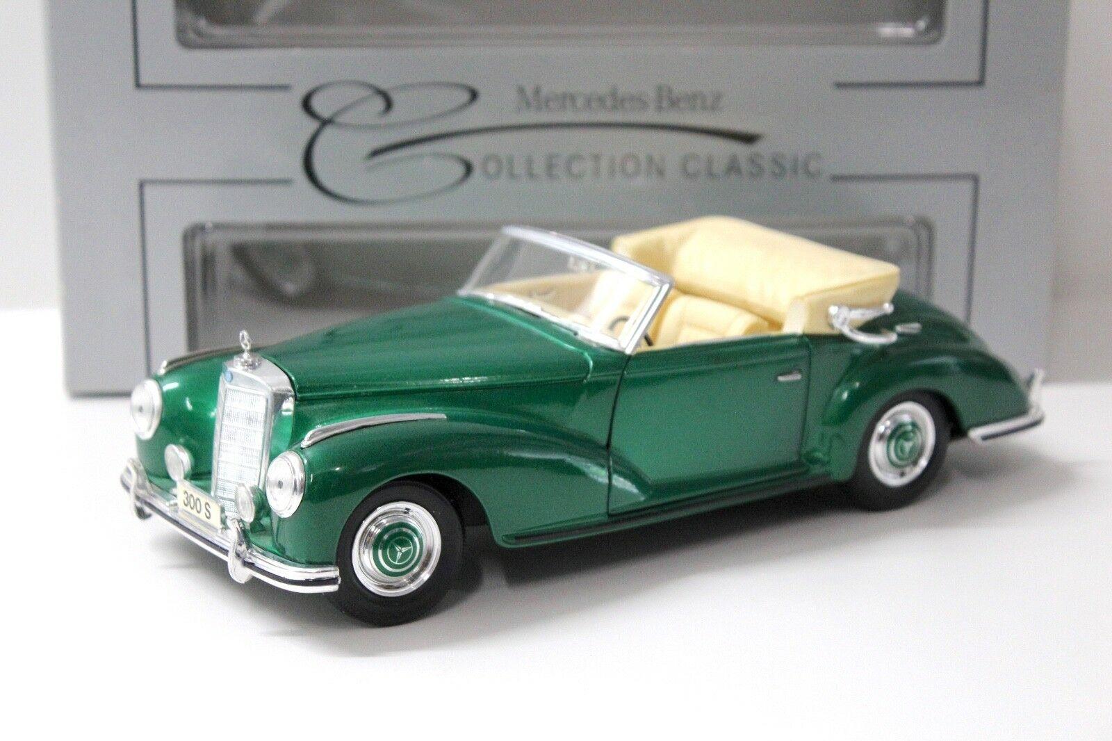 ID 47088 orig.jpg 1:18 Maisto Mercedes 300S Cabriolet green DEALER VERSION