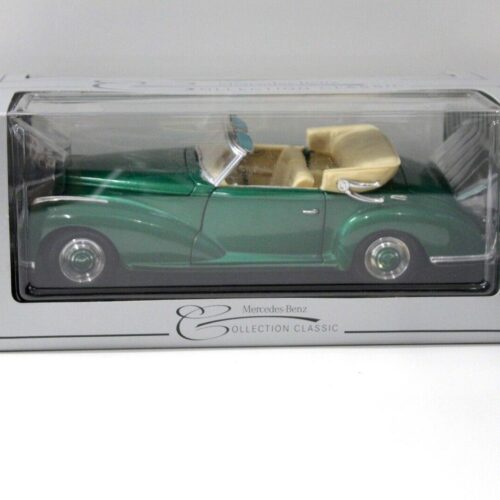 1:18 Maisto Mercedes 300S Cabriolet green DEALER VERSION