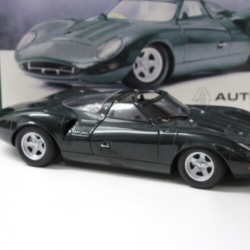 1:18 AUTOart Jaguar XJ 13 dark green