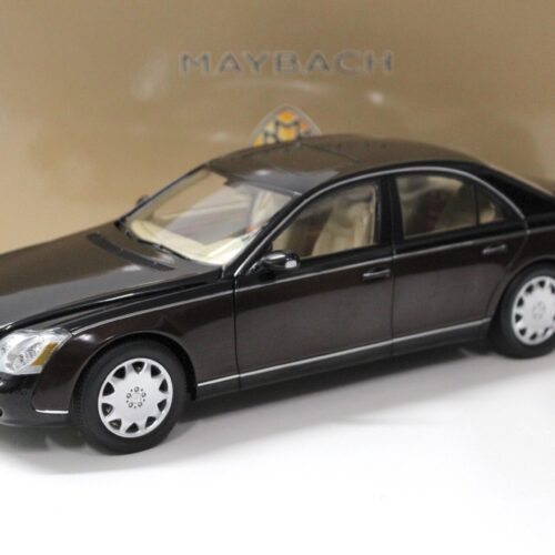 1:18 AUTOart Maybach 57 Limousine black/ dark brown DEALER VERSION