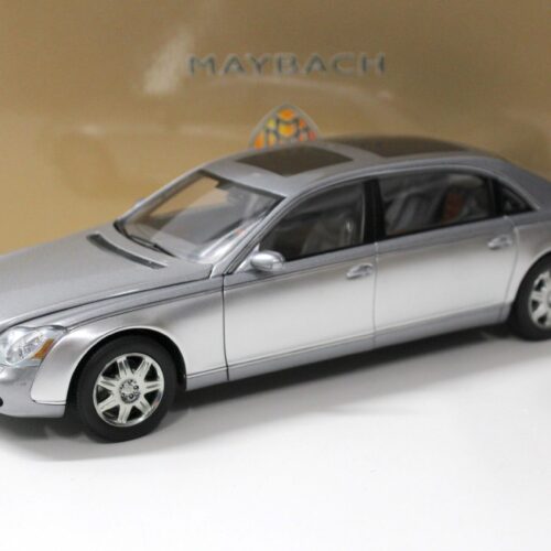 1:18 AUTOart Maybach 62 Limousine grey metallic/ silver DEALER VERSION