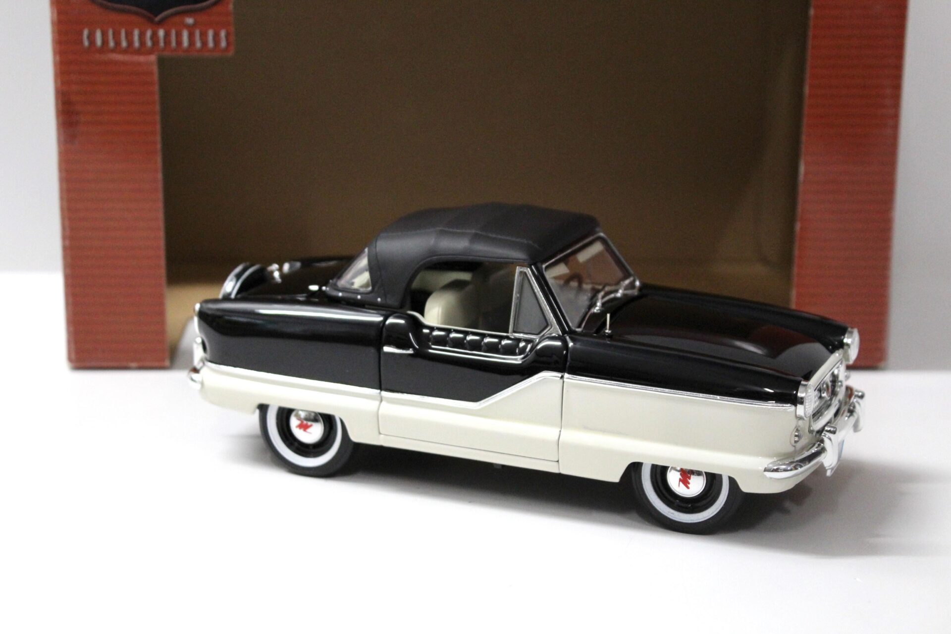 1:18 Highway61 1959 Metropolitan Nash 1500 Convertible black/ white
