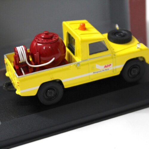 1:43 Vanguards Land Rover Aeroport de Paris yellow