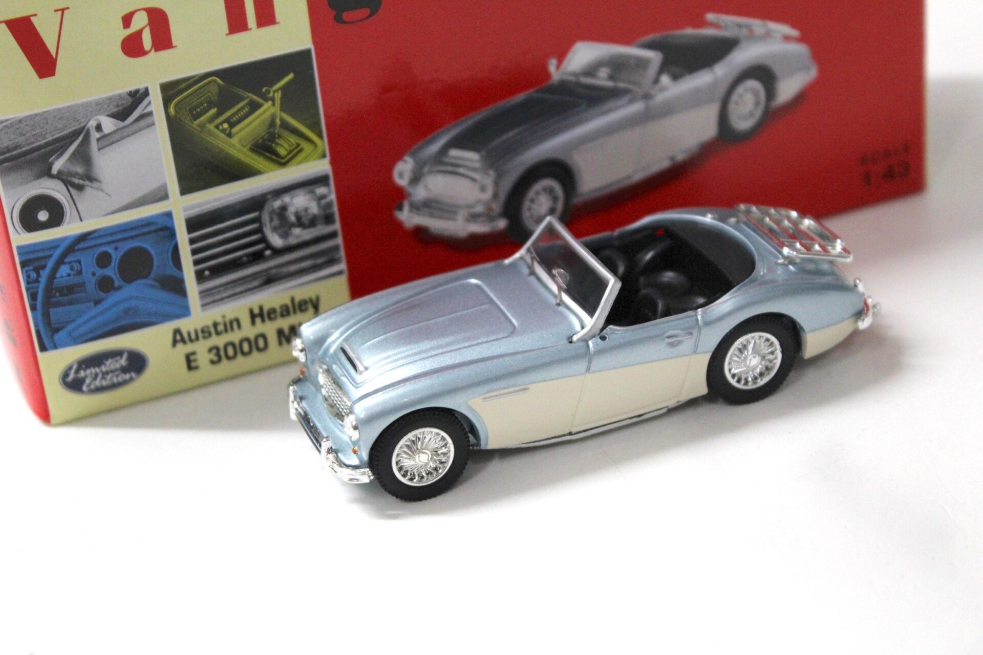ID 47434 orig.jpg 1:43 Vanguards Austin Healey E 3000 MKII Healey Blue & Ivory white