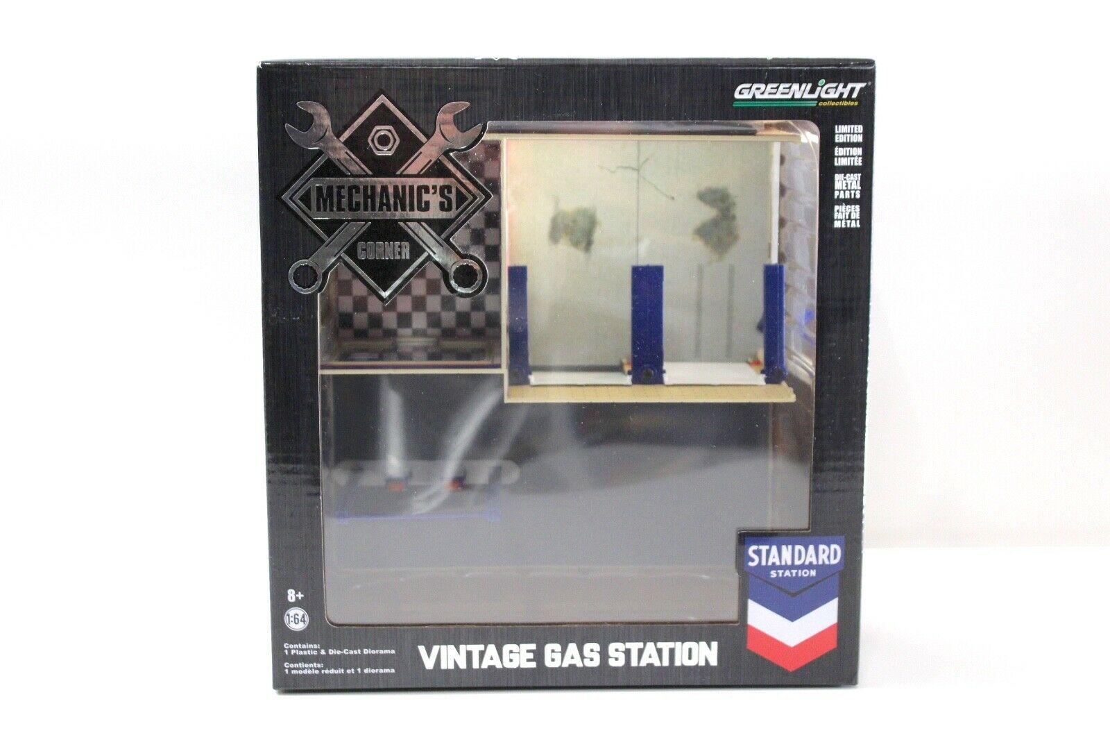 1:64 Greenlight Vintage Gas Station "STANDARD STATION" Tankstelle