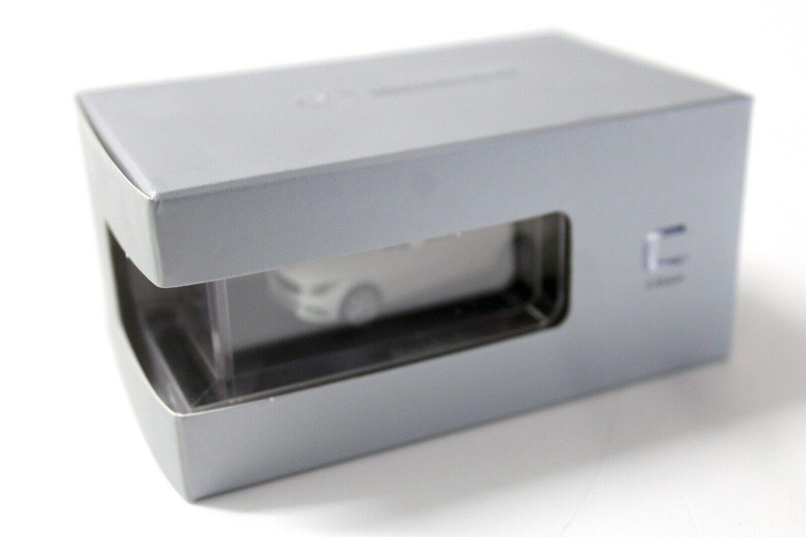 1:87 Herpa Mercedes C-Klasse Sedan W205 white DEALER VERSION