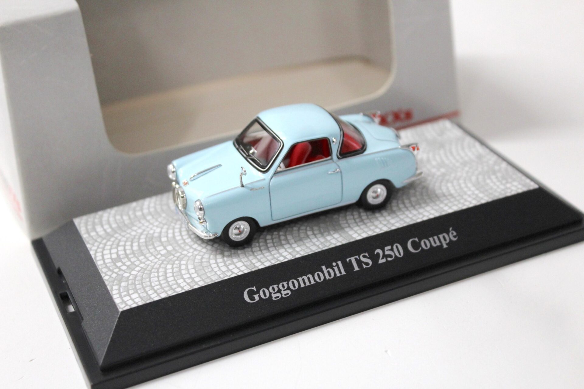 ID 47828 orig 1.jpg 1:43 Premium ClassiXXs Goggomobil TS 250 Coupe light blue