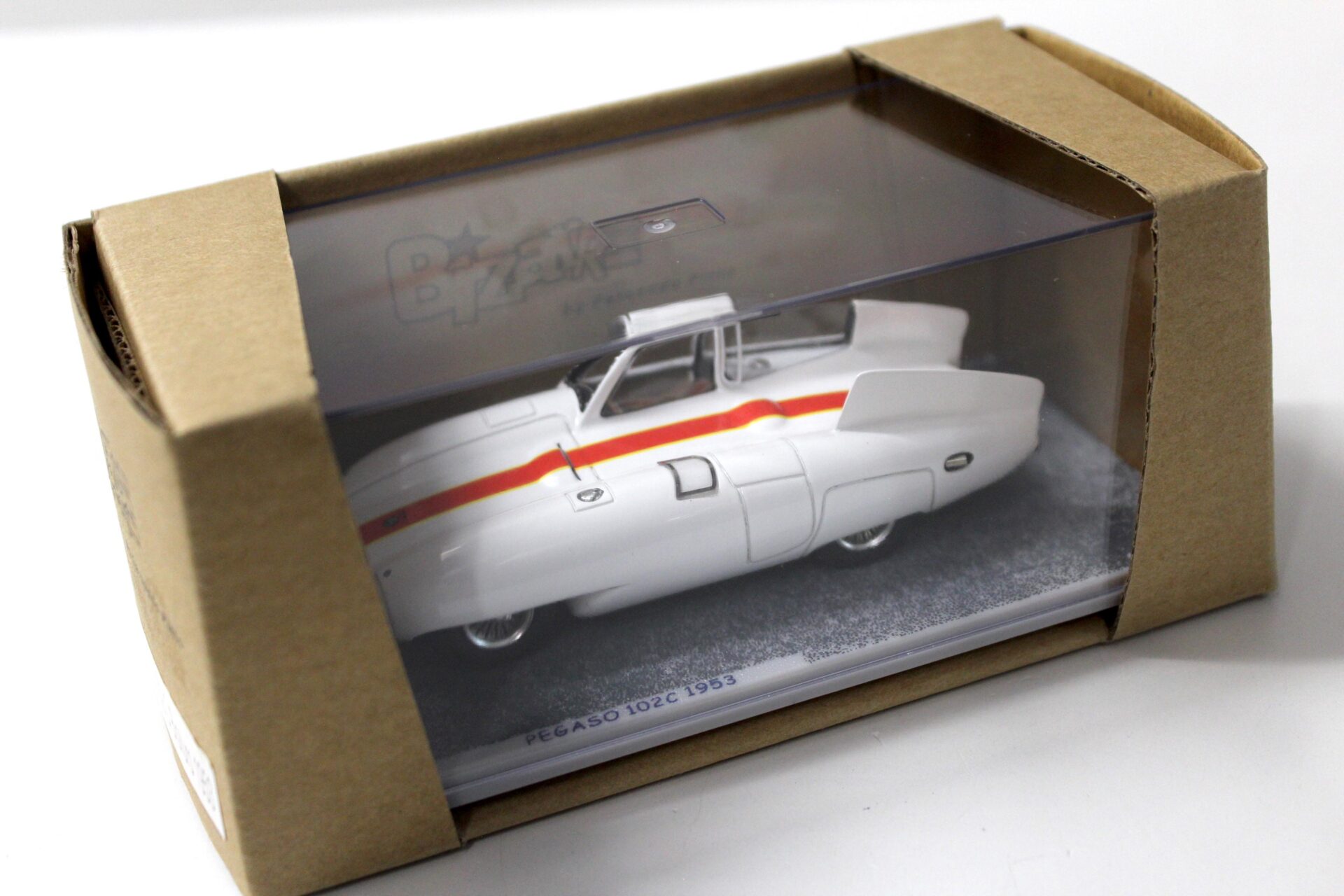 1:43 Spark Bizarre Pegaso 102C Bisiluro 1953 white/ red stripe
