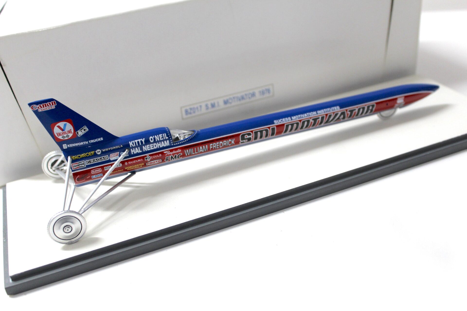 1:43 Spark Bizarre SMI MOTIVATOR 1976 Kitty O'NEIL Recordwoman 825,12 Km/h