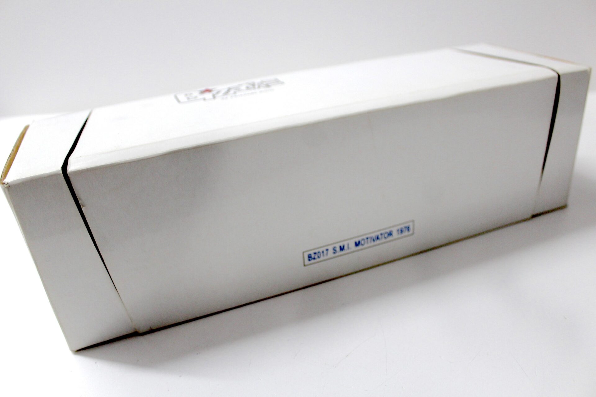 1:43 Spark Bizarre SMI MOTIVATOR 1976 Kitty O'NEIL Recordwoman 825,12 Km/h