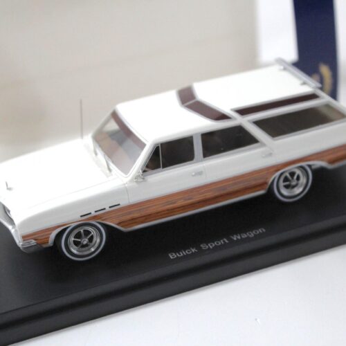 1:43 BOS Buick Sport Wagon white/ wood panels