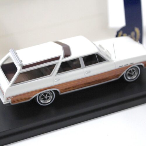 1:43 BOS Buick Sport Wagon white/ wood panels