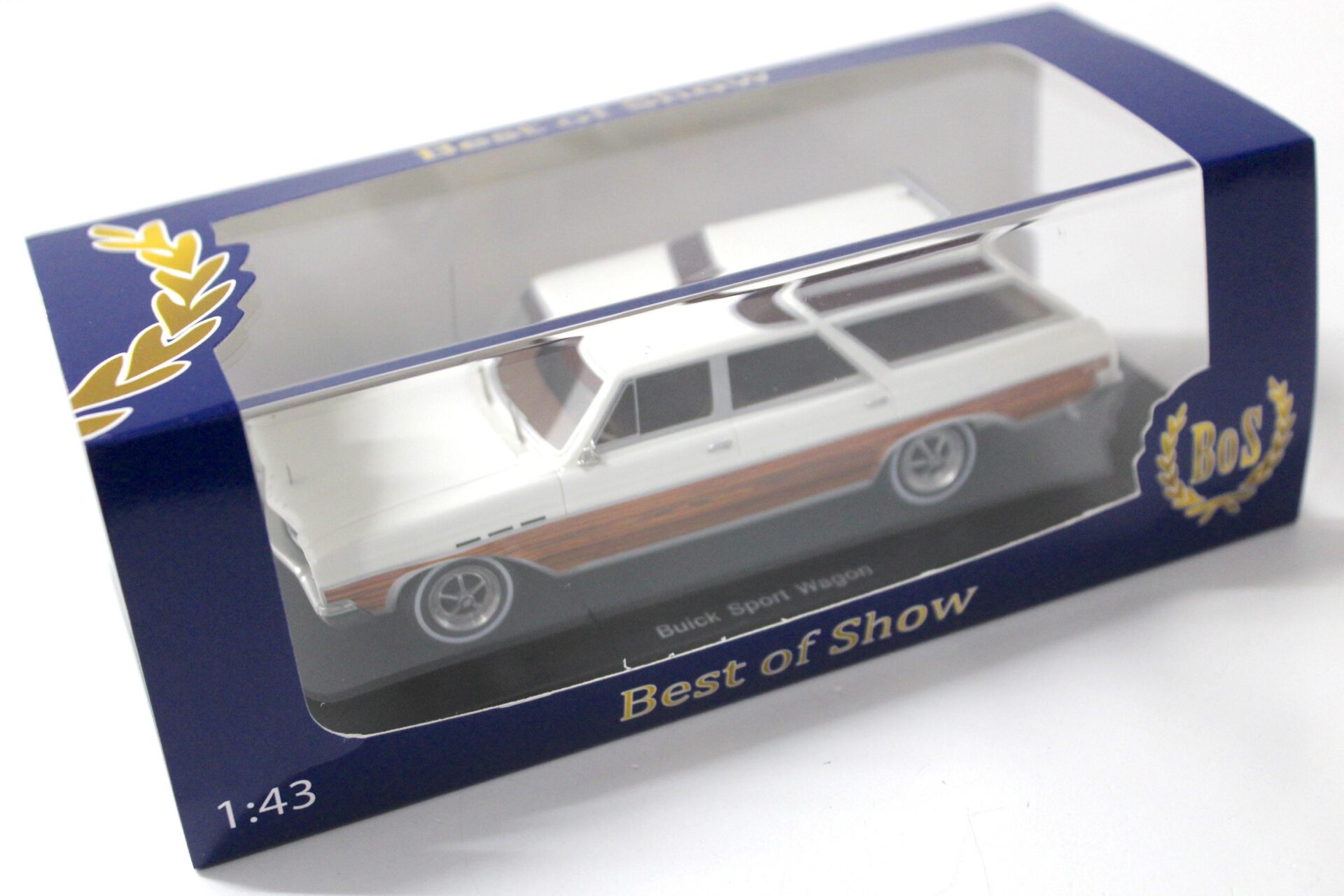 1:43 BOS Buick Sport Wagon white/ wood panels