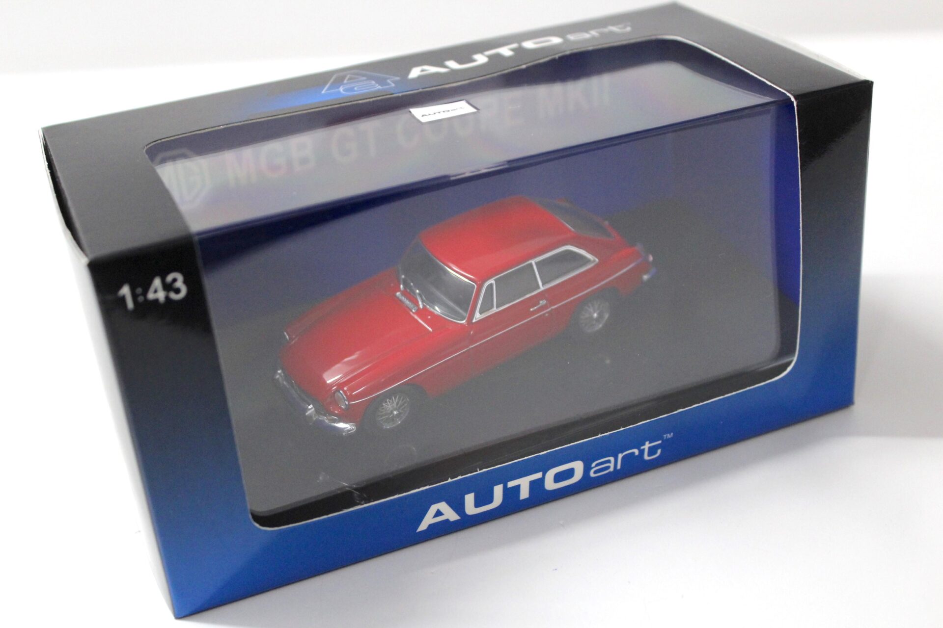 1:43 AUTOart MGB GT Coupe MKII 1969 red