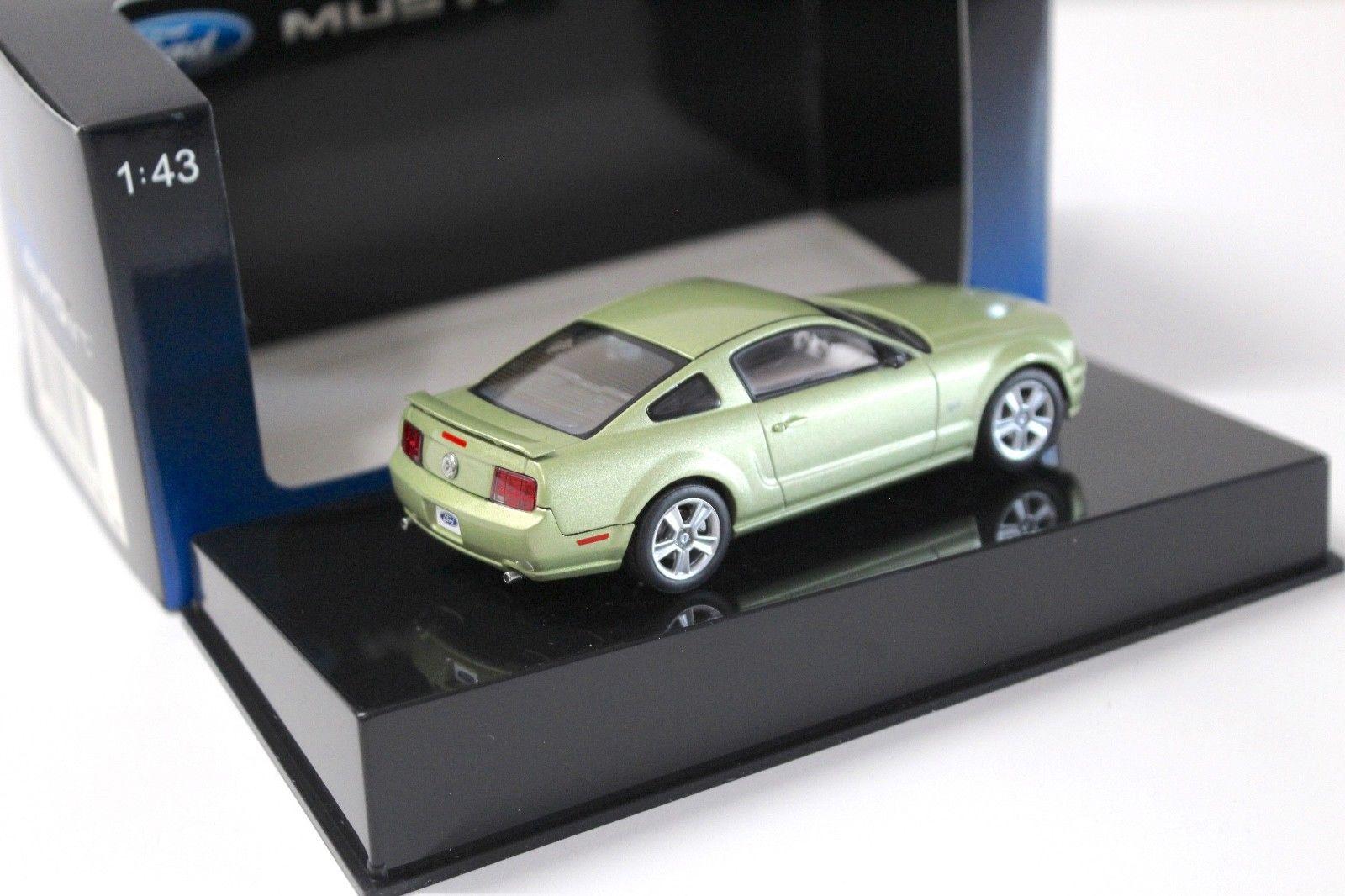 1:43 AUTOart Ford Mustang GT 2005 AUTO SHOW 2004 green