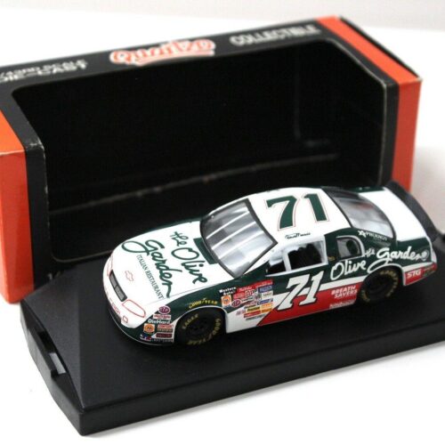 1:43 Quartzo Chevrolet Monte Carlo *The Olive Garden* #71