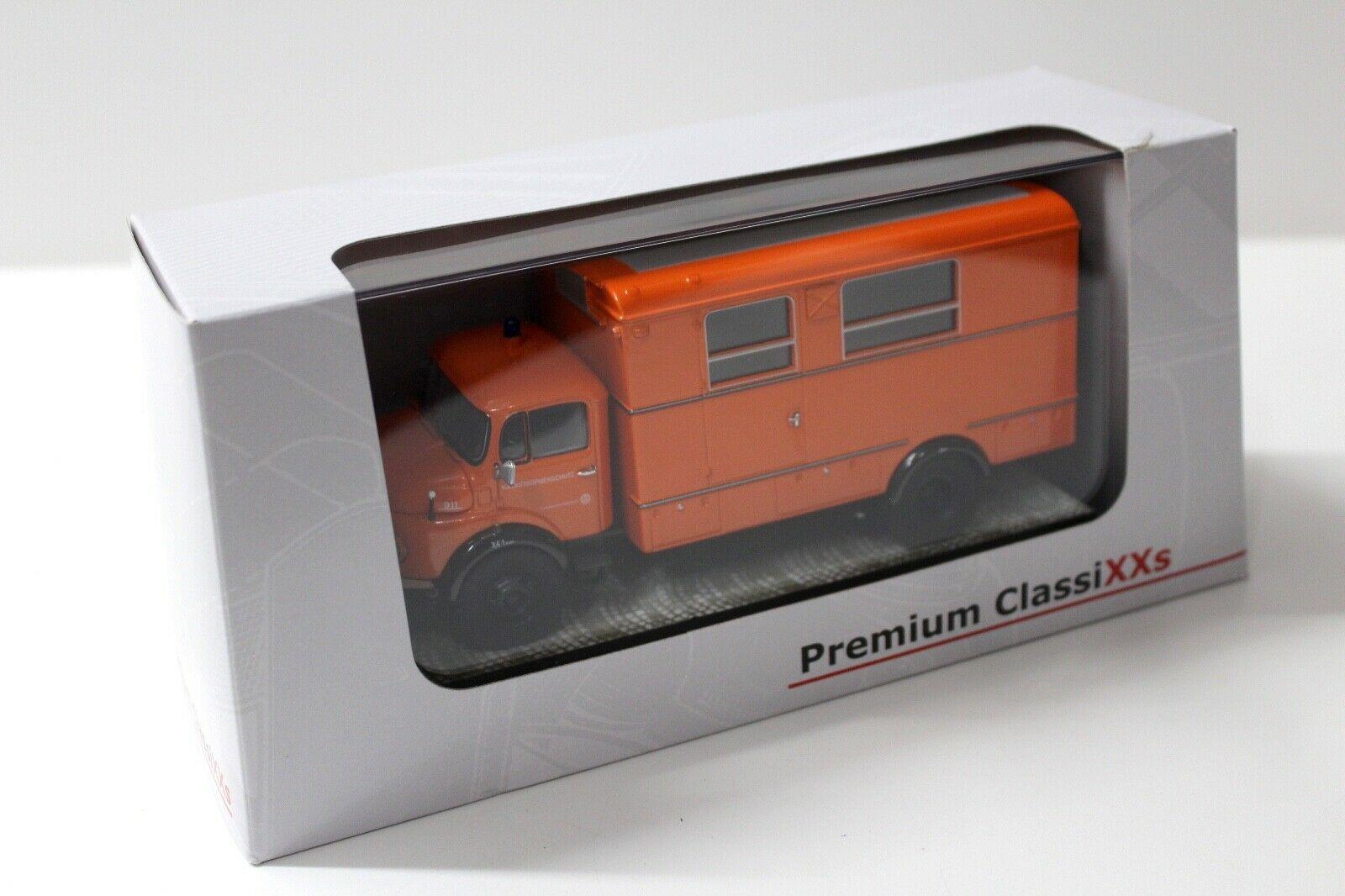 1:43 Premium ClassiXXs Mercedes LA911 Katastrophenschutz orange