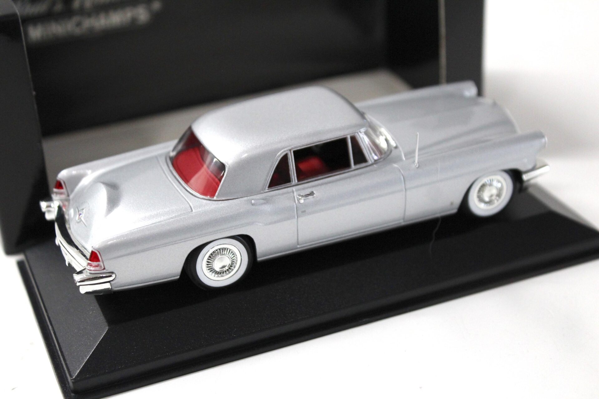 1:43 Minichamps Lincoln Continental MK.II 1956 silver