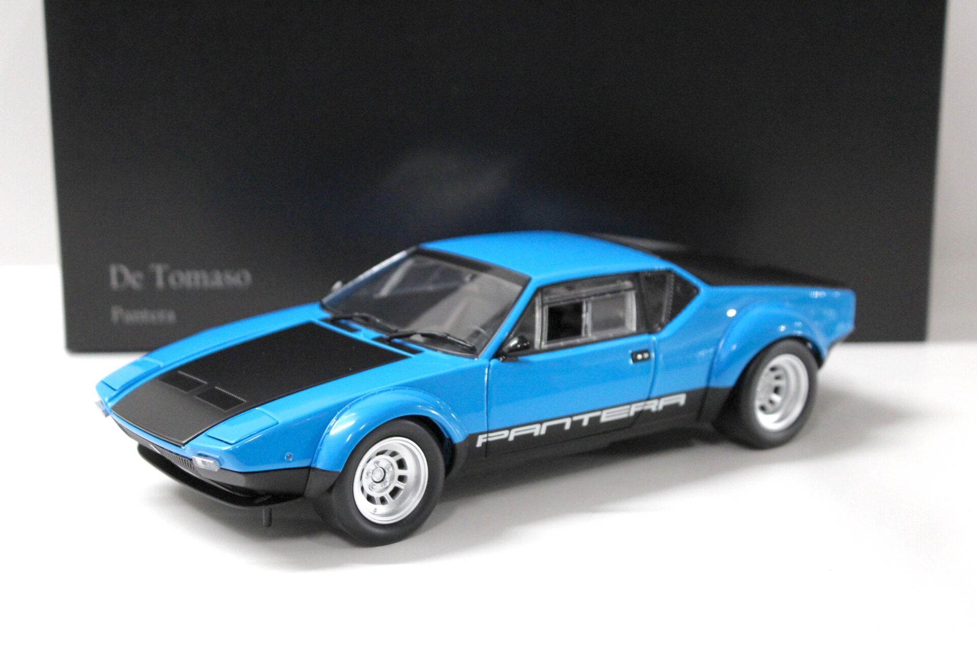 1:18 Kyosho De Tomaso Pantera GT4 blue/ black
